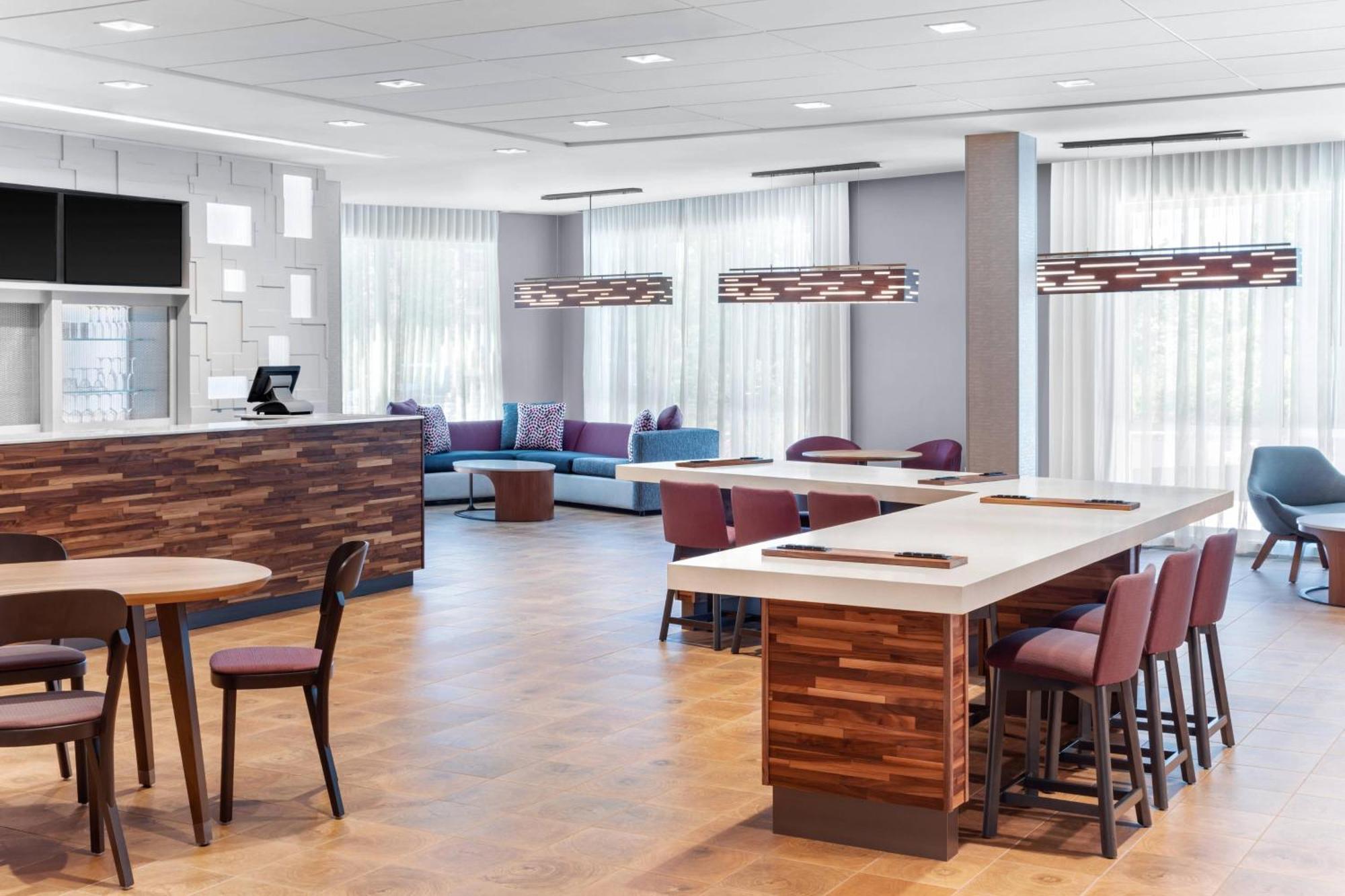 Courtyard By Marriott Wayne Fairfield Hotel Екстериор снимка