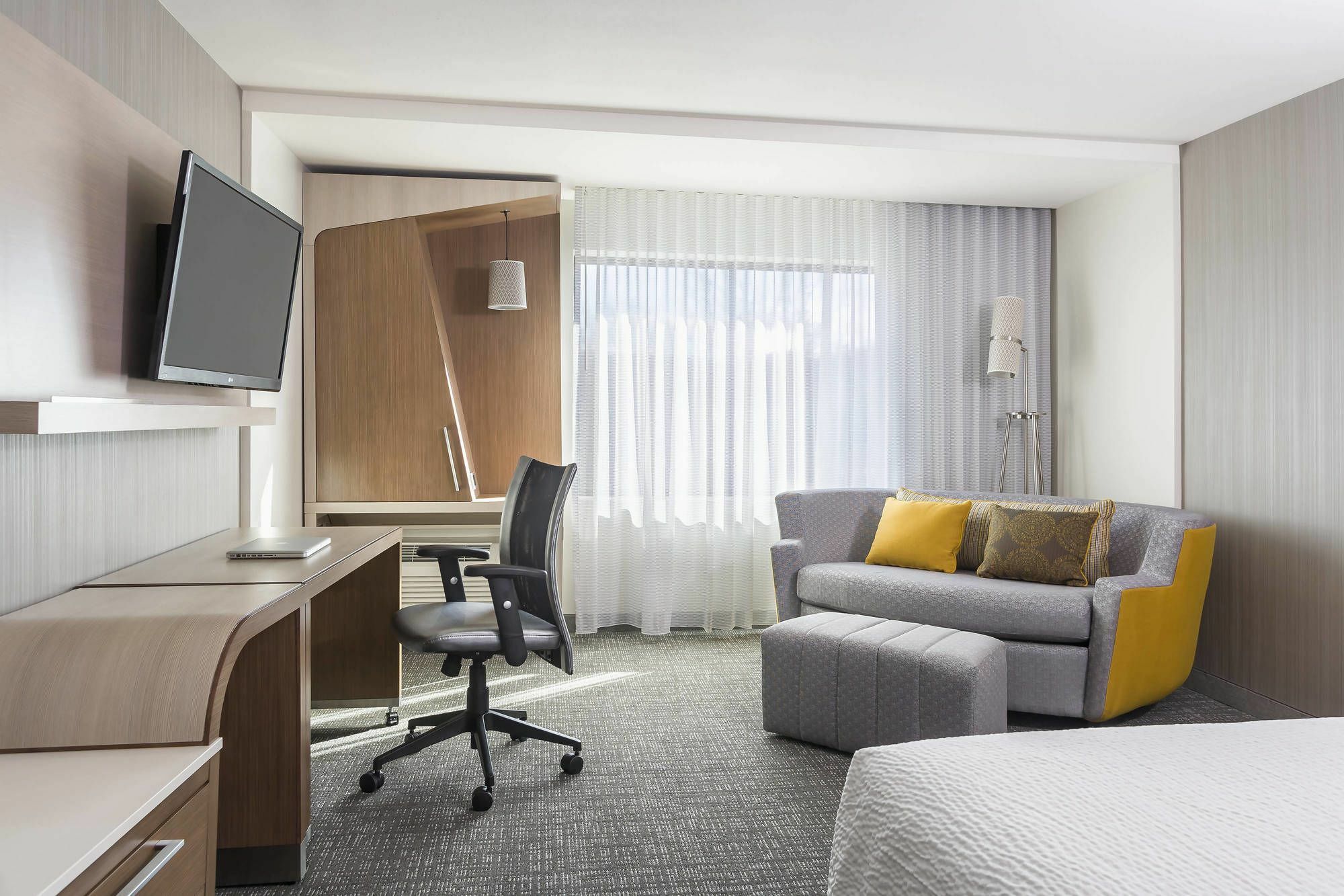 Courtyard By Marriott Wayne Fairfield Hotel Екстериор снимка
